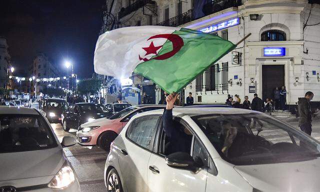 Freudenkundgebungen am Montagabend in Algier