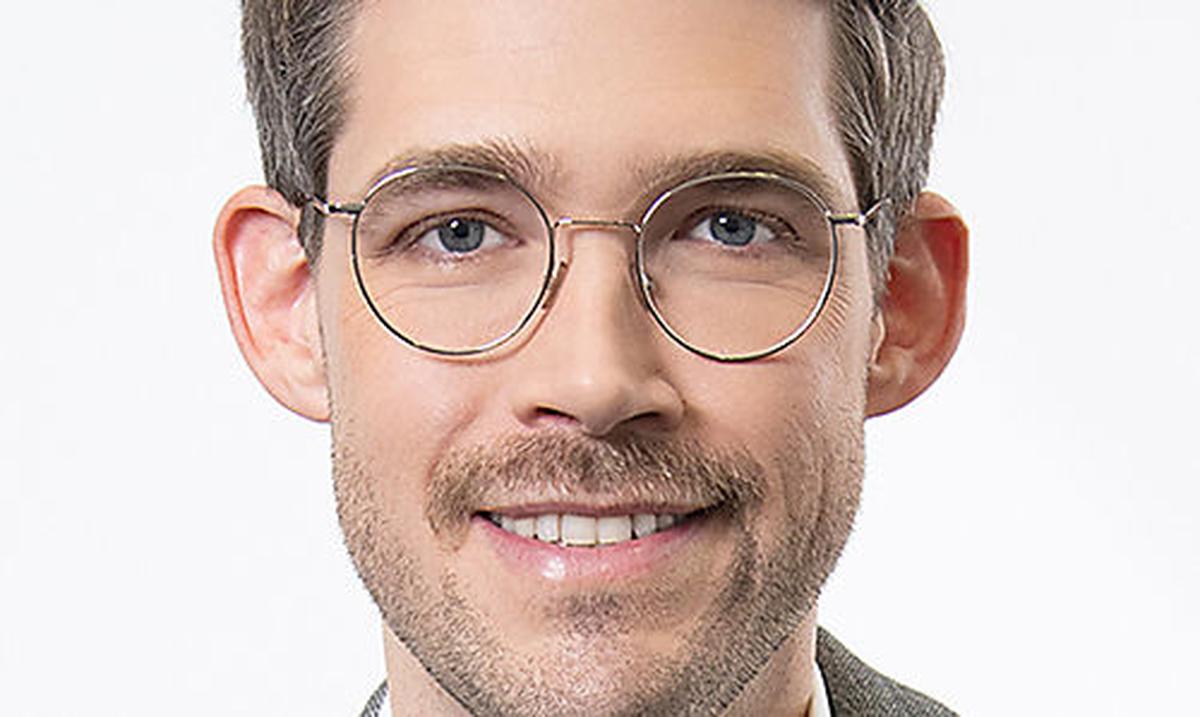 David Weichselbaum (35) leitet die Unternehmenskommunikation beim Wiener Hilfswerk. Zusätzlich spricht der Niederösterreicher für die Organisation.