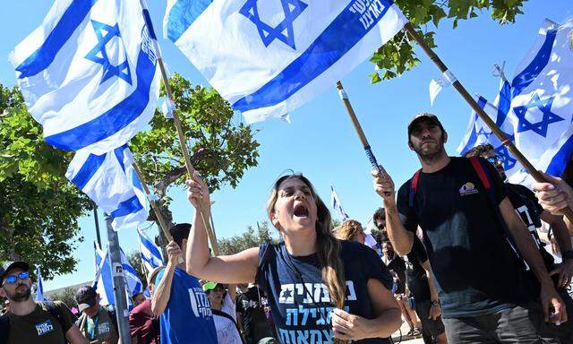 In Israel wird der Widerstand zum Bürgerpflicht.