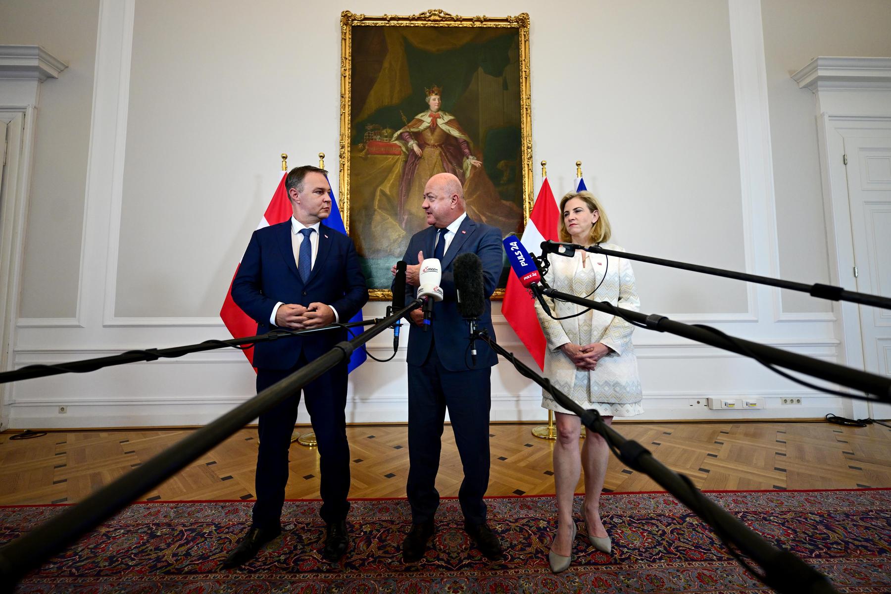 Politikergehälter: Regierung will erneut Nulllohnrunde im Bund