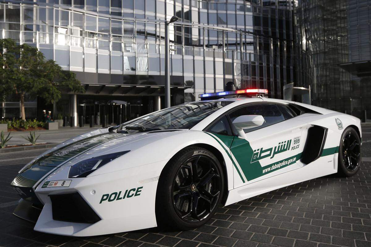 Als herkömmliches Polizeiautos fungieren Wagen wie der Aventador natürlich nicht. So wäre es schwierig, Festgenommene in einem Zweisitzer zu transportieren.