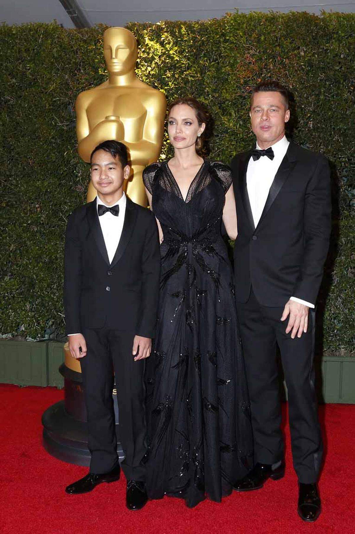 Maddox Jolie Pitt zeigte sich neben seinen Eltern Angelina Jolie und Brad Pitt ebenfalls schon ganz erwachsen auf dem roten Teppich. Das hat den Umfrage-Teilnehmern gefallen, er landete auf Platz 8.