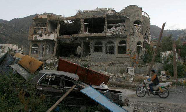Zerstörtes Gebäude im Jemen