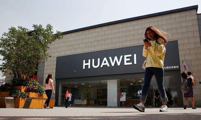 Archivbild: Ein Huawei-Geschäft in Peking