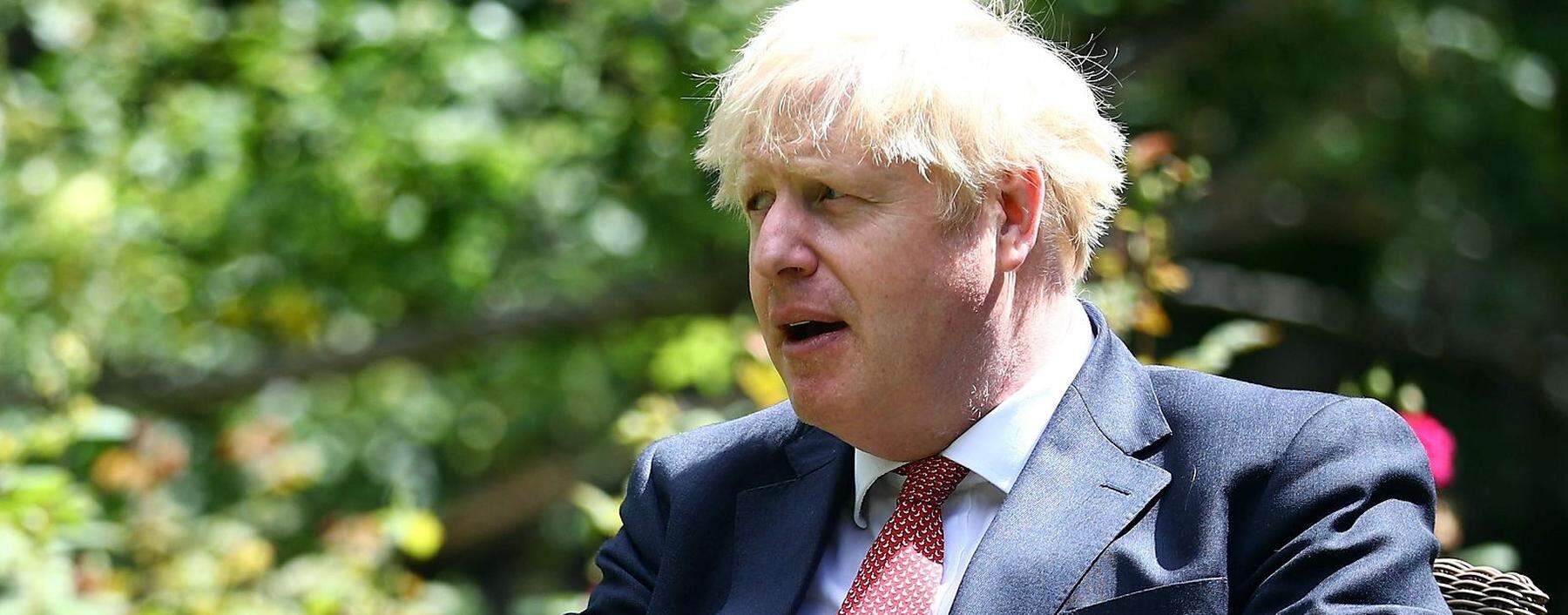 Boris Johnson, frohgemut im Garten seines Amtssitzes in der Downing Street.