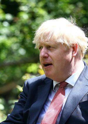 Boris Johnson, frohgemut im Garten seines Amtssitzes in der Downing Street.