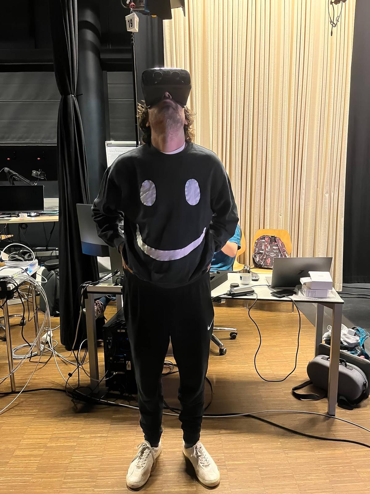 Der Mensch lenkt, was in der VR-Brille passiert.