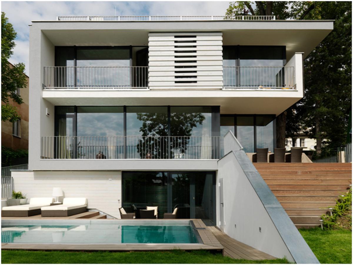Villa mit Pool am Schafberg.