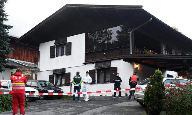 In diesem Tiroler Einfamilienhaus hat ein 25-Jähriger fünf Menschen erschossen – mit der legalen Waffe seines Bruders.