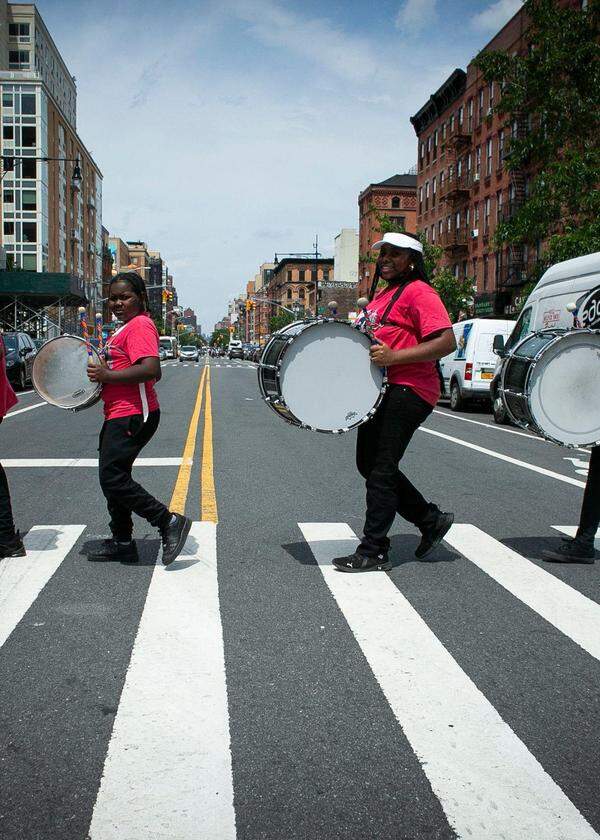 Eine Kapelle marschiert zum „Juneteenth“ durch Harlem: Am 17. Juni begeht das Land den Feiertag zum Ende der Sklaverei.