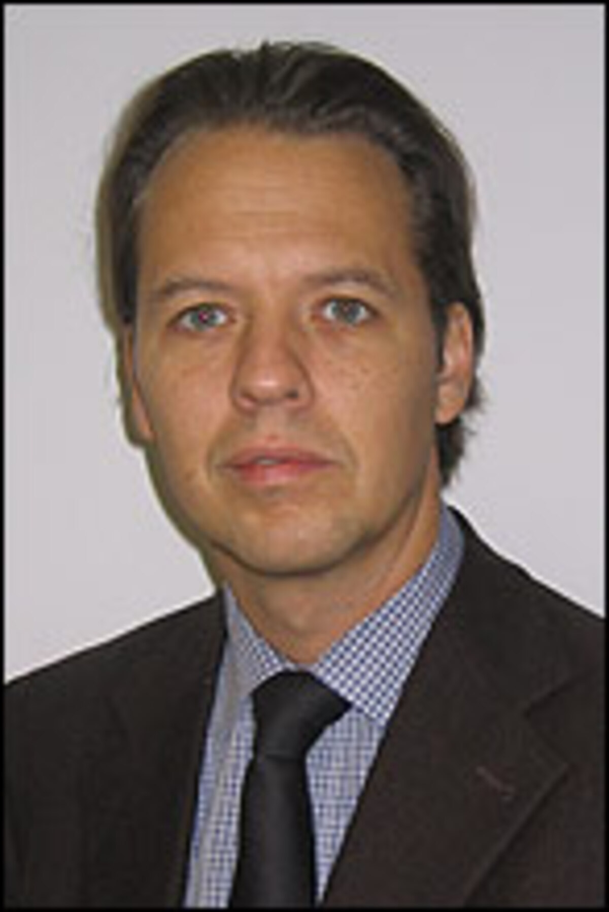 Mag. Hans-Georg Goertz, 40, avancierte zum Partner der ?Dr. Scholler & Partner Wirtschaftstreuhand GmbH" in Wien. Als geschäftsführender Gesellschafter der Kanzlei hat sich der Betriebswirt und Steuerberater auf die steuerliche und wirtschaftliche Beratung und Betreuung von Ärztinnen und Ärzten spezialisiert.