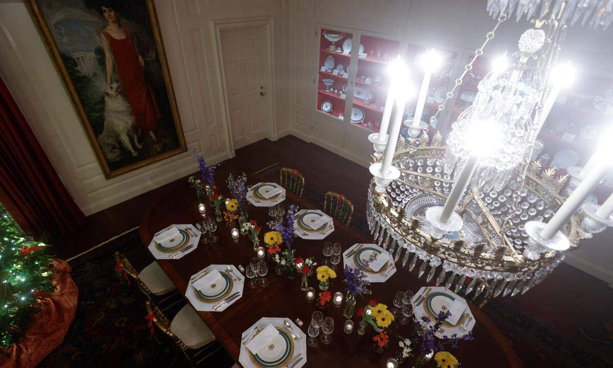 Über den Tisch im China Room - der mit Obamas Porzellan gedeckt ist - hat die ehemalige First Lady Grace Coolidge (Portrait an der Wand) einen guten Blick.