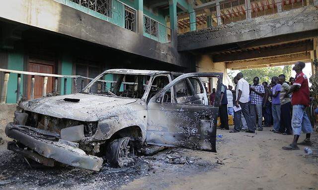 Ein Bild vom Attentat in Kenia vom Sonntag, bei dem etwa 50 Menschen ums Leben kamen.