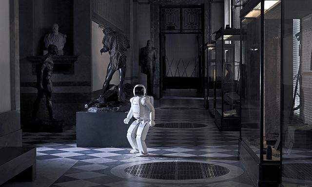 ARS ELECTRONICA FESTIVAL : HUMANOIDER ROBOTER ASIMO FEIERT �STERREICH-PREMIERE IN LINZ