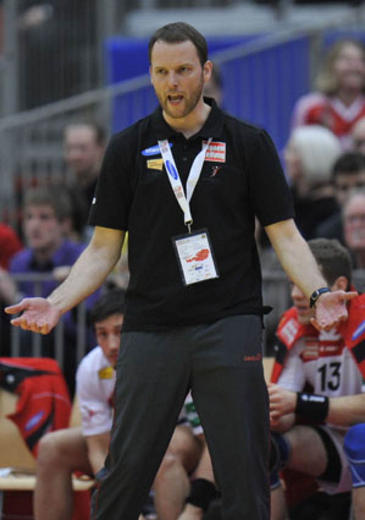 "Wir haben sehr hart für diesen Punkt gekämpft. Lange Zeit hat es so ausgesehen, als würden wir auch nach diesem Spiel mit leeren Händen dastehen, aber am Schluss war auch das Glück auf unserer Seite. Die letzte Minute war einfach unglaublich. In der Anfangsphase haben wir sehr gut gespielt, dann haben wir aber in Unterzahl zwei leichte Tore kassiert und waren frustriert, da haben wir den Rhythmus verloren.  Wir haben vor der Pause 20 Tore kassiert, da kann man nicht führen. Danach haben wir mehr Hilfe vom Tormann bekommen und mehr leichte Bälle geholt. Ein paar Gegenstöße haben uns zurück ins Spiel gebracht."