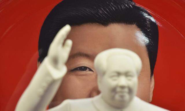 Mao lässt grüßen: Mit seinen Reden voller blumiger Zitate aus alten Schriften und Gedichten tritt Chinas Staatspräsident Xi Jinping in die Fußstapfen des „Großen Vorsitzenden“.