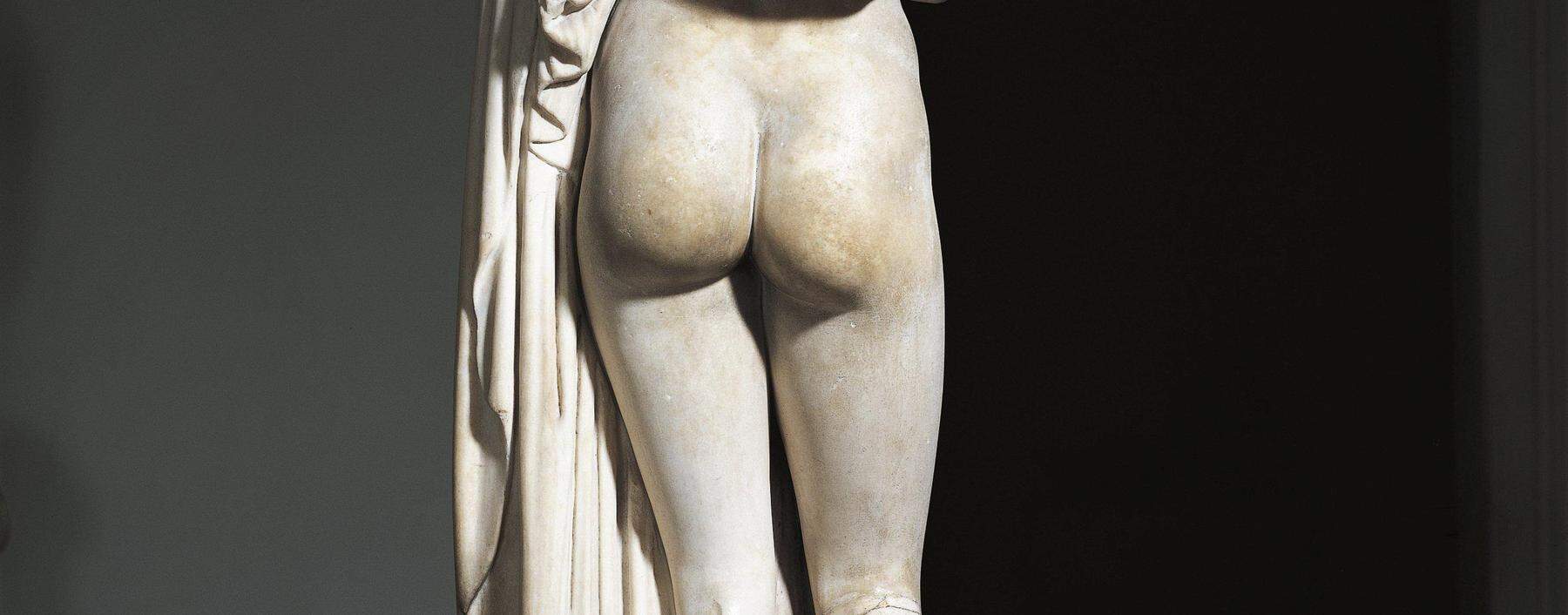 Kallipygos war einer der Beinamen der Aphrodite. 