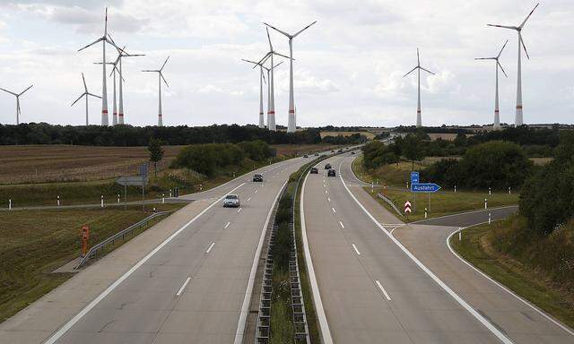 Archivbild: Eine Autobahn in der Uckermark