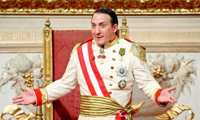 Wir sind Kaiser. Österreich ist wieder Monarchie! - Die Satire-Talkshow mit Seiner Majestät, Robert Heinrich I (gespielt von Robert Palfrader). Im Bild: Robert Palfrader. SENDUNG: ORF1, DO, 18.06.2009, 21:55 UHR.