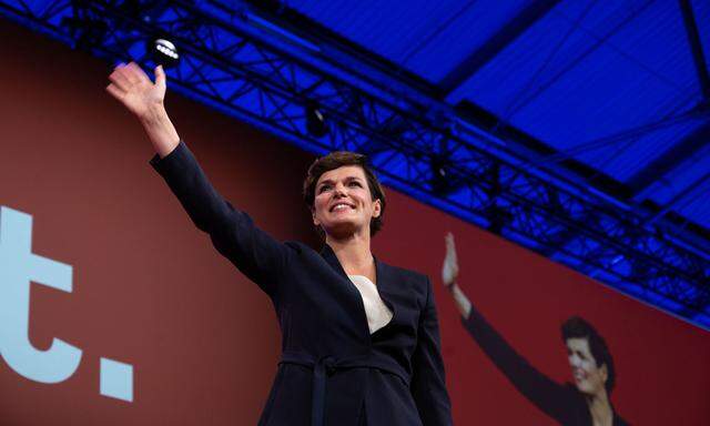 Pamela Rendi-Wagner ist als Parteichefin wiedergewählt – und trotzdem umstrittener denn je.