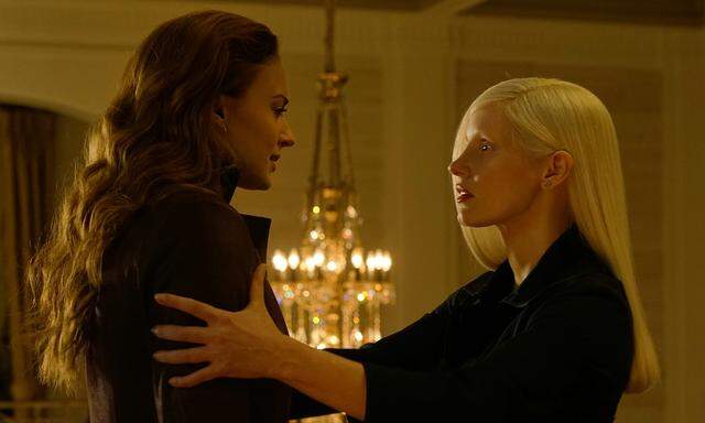 Mächtige Frauen: Sophie Turner als Mutantin Jean Grey und Jessica Chastain als Alien.