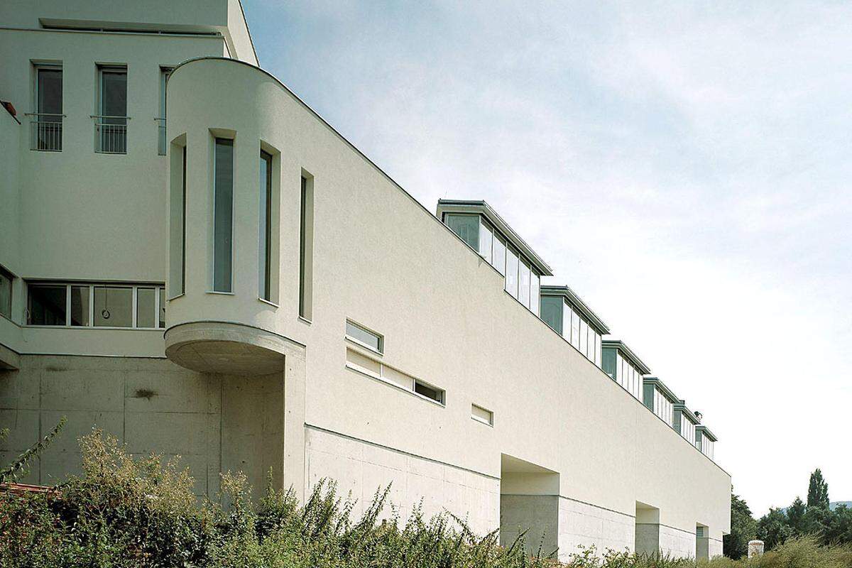 Zu seinen wichtigsten Bauten gehört außerdem das Museum Essl in Klosterneuburg, das 1999 eröffnet wurde.