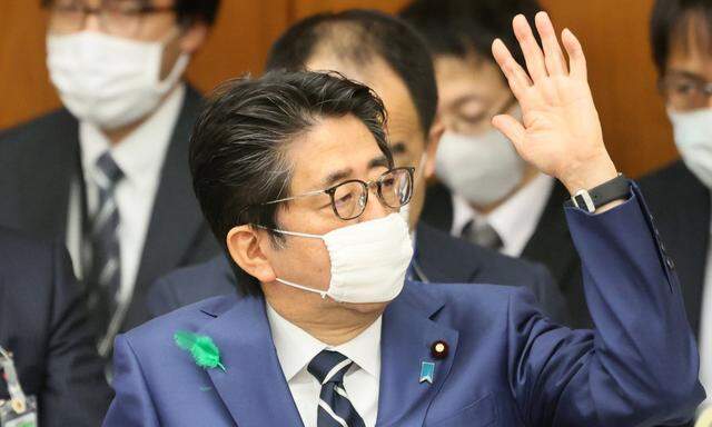  Ministerpräsident Shinzo Abe pilgert heuer nicht zum Kriegsschrein Yasukuni 