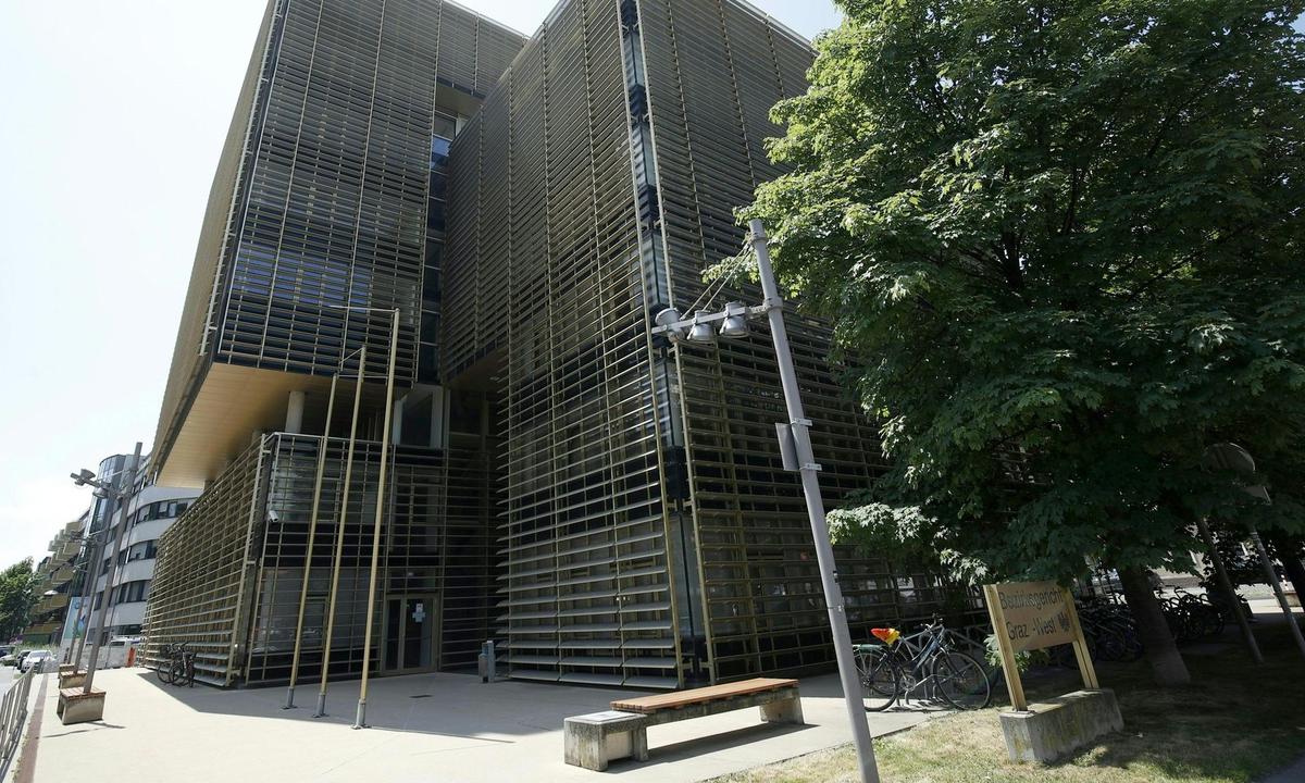 Auch beim Bezirksgericht West wurde ein Brandanschlag verübt