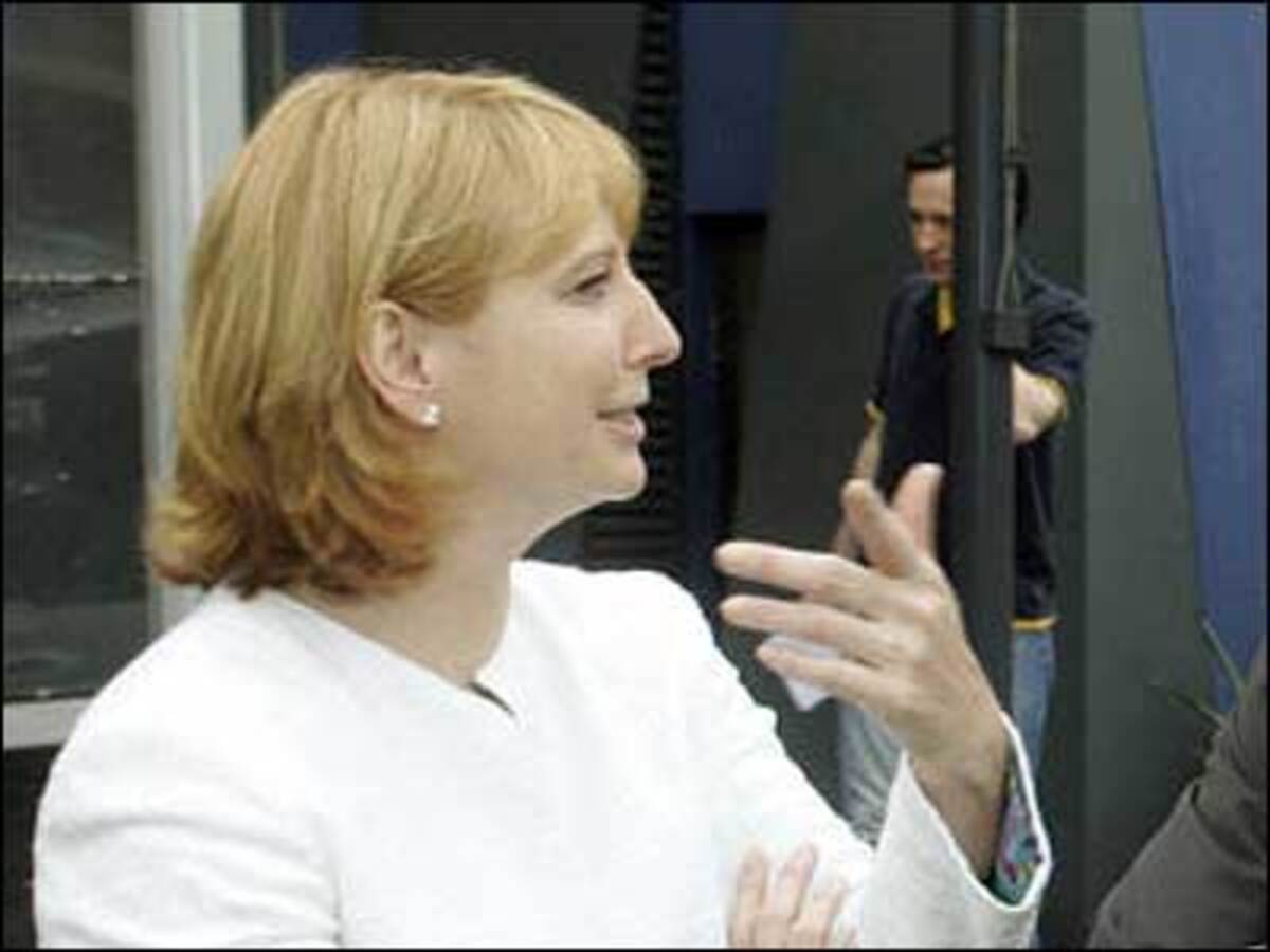 "Der Mann lügt schon, wenn er nur den Mund aufmacht."SPÖ-Bundesgeschäftsführerin Doris Bures über Wolfgang Schüssel.