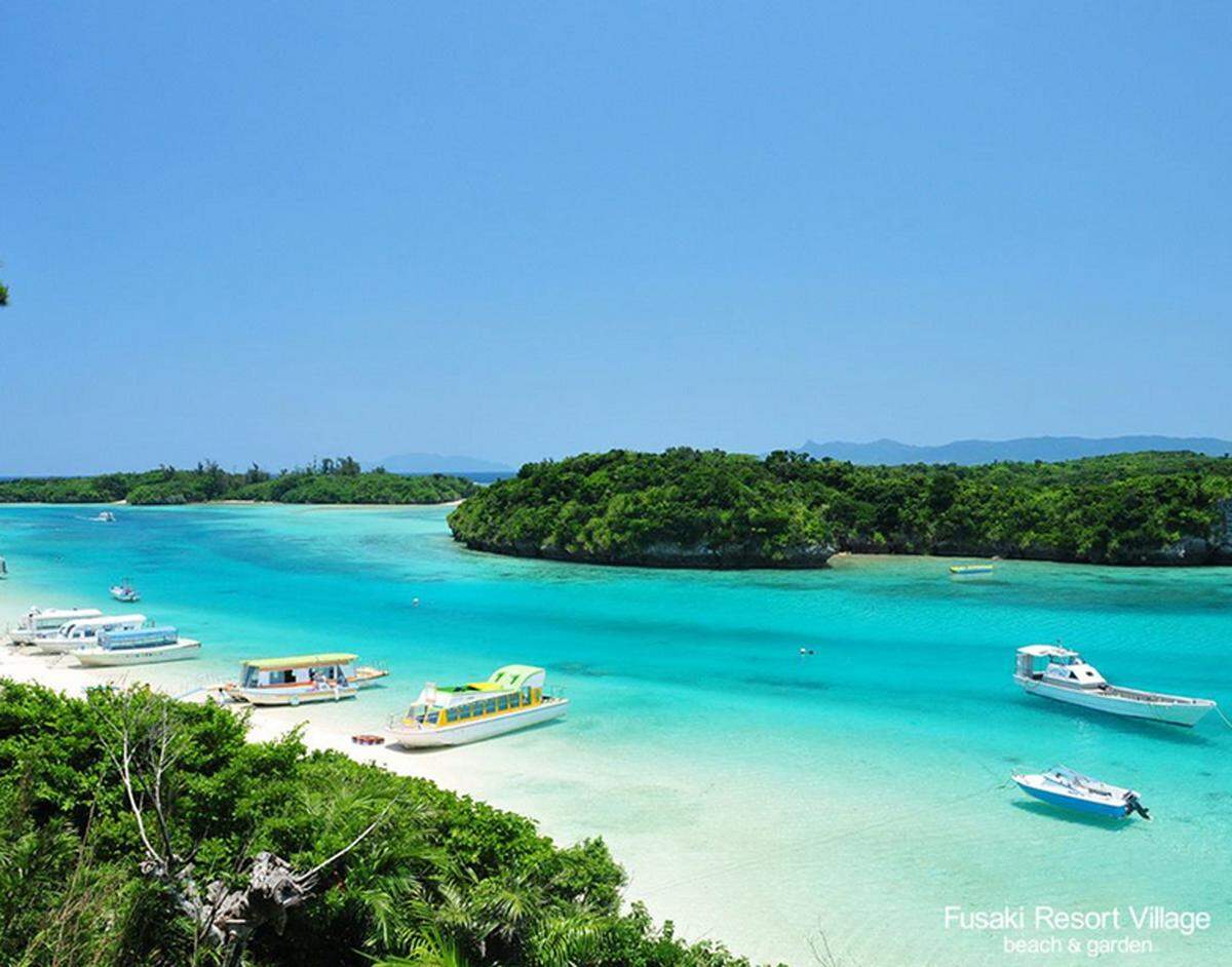 Das subtropische Klima der südlichsten Stadt Japans eignet sich hervorragend für einen Strandurlaub. Kristallklares Wasser zieht Taucher und Schnorchler an, hier kann man auch Mantarochen entdecken.