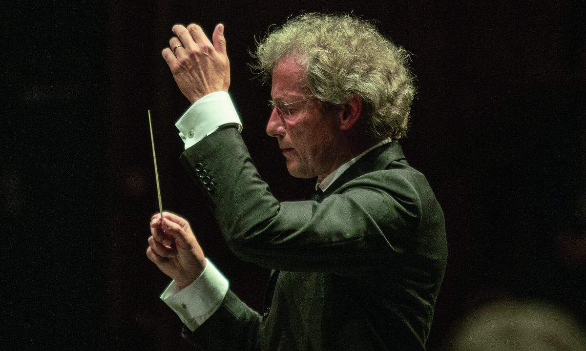 Franz Welser-Möst dirigiert die Wiener Philharmoniker unter anderem bei den „Jedermann“-Monologen des Schweizer Komponisten Frank Martin.