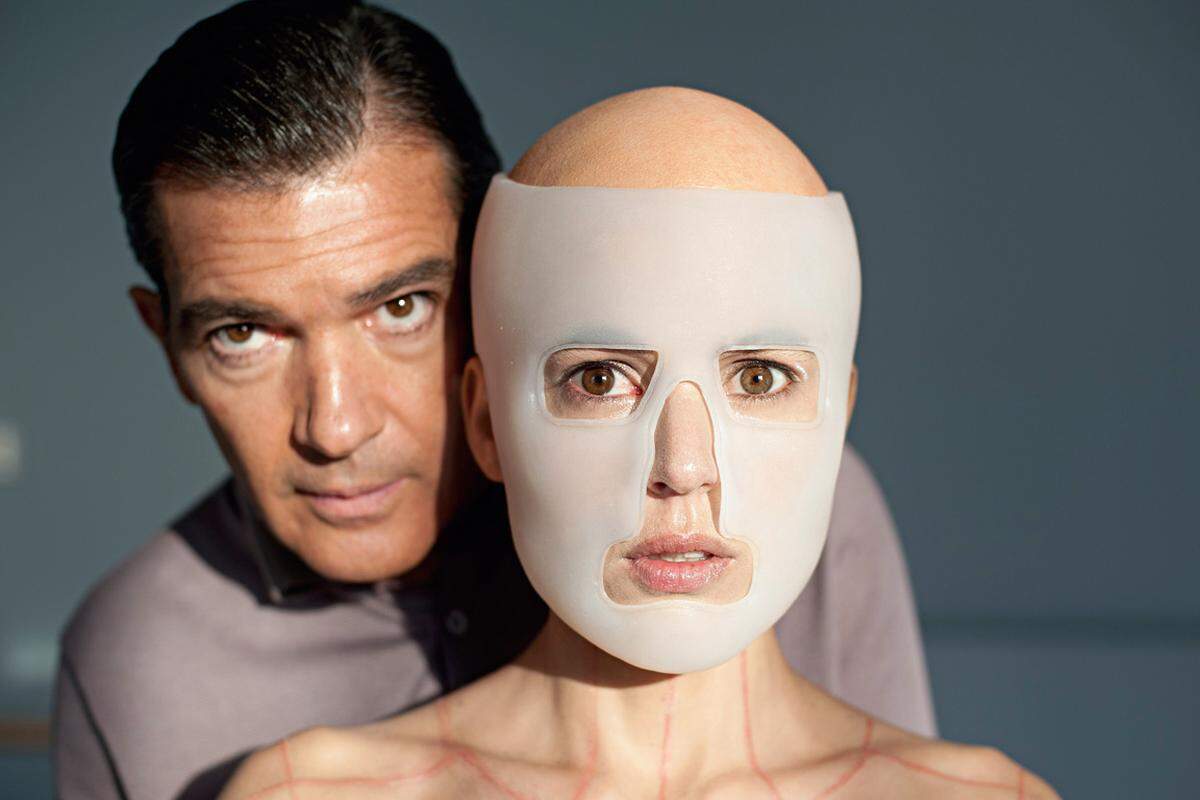 Spaniens Vorzeigeregisseur zeigt in „Die Haut, in der ich wohne“ Antonio Banderas als Frankenstein ähnlichen Schönheitschirurgen: ein Paradefall von Beautykunst. (Kinostart am 14. 10.).