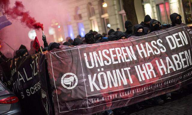 24 01 2013 Innere Stadt Wien AUT Demonstration gegen den Wiener Akademikerball des Wiener Kooper