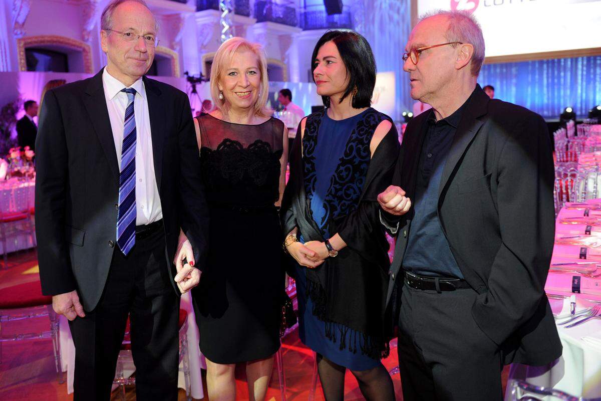 Mathematiker Rudolf Taschner (v. li.) mit Ehefrau Bianca, „Presse“-Redakteurin Judith Hecht und Schriftsteller Michael Köhlmeier.