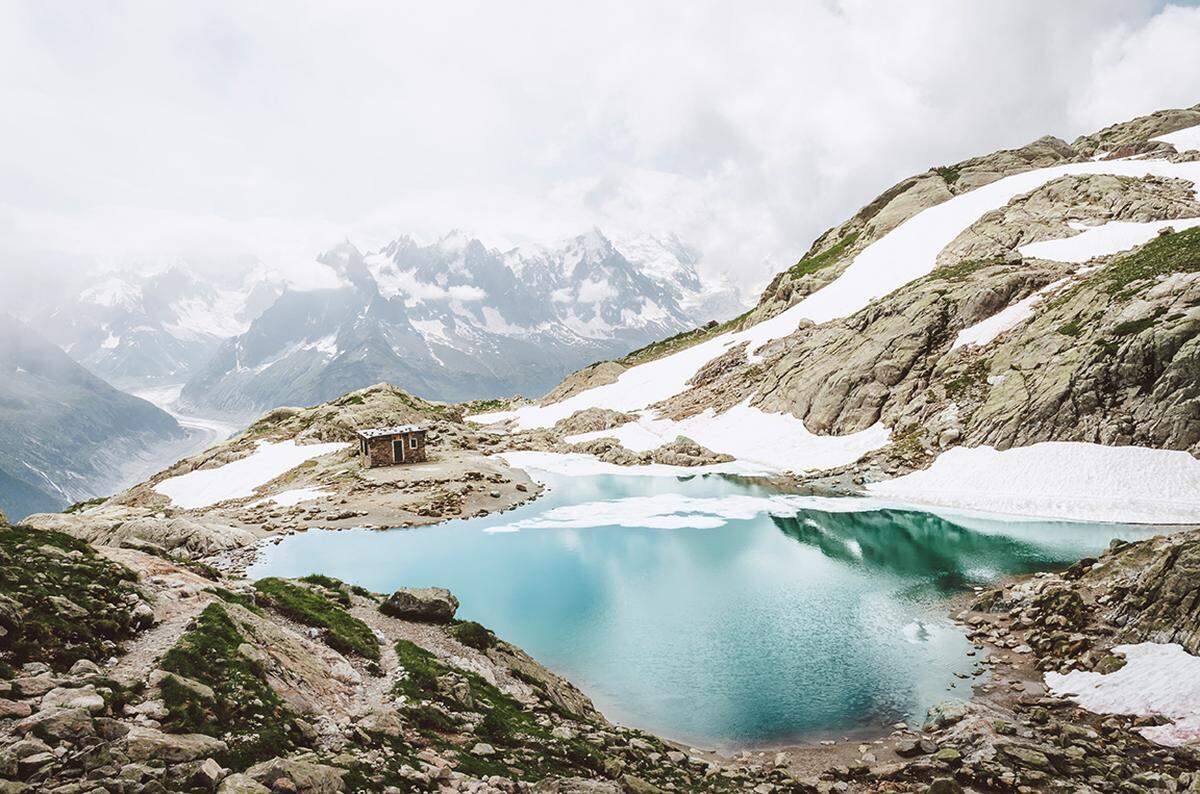 Die Haute Route verbindet Mont Blanc und Matterhorn. Der hübsche Höhenwanderweg kann im Sommer oder Winter - als Skitour - besucht werden.