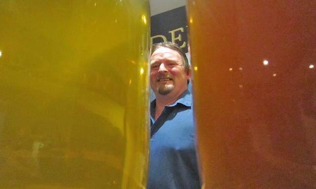 Zwischen zwei  Ciders: 23.500 Liter pro Jahr.