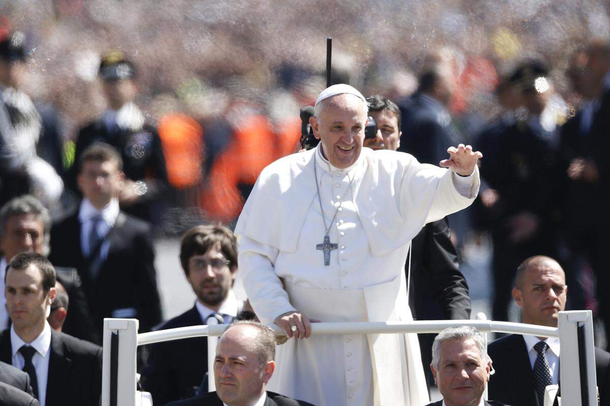 Franziskus erbat den Beistand Jesu Christi für das Land: "Wecke und inspiriere Initiativen für die Befriedung in der Ukraine", betete der Papst.