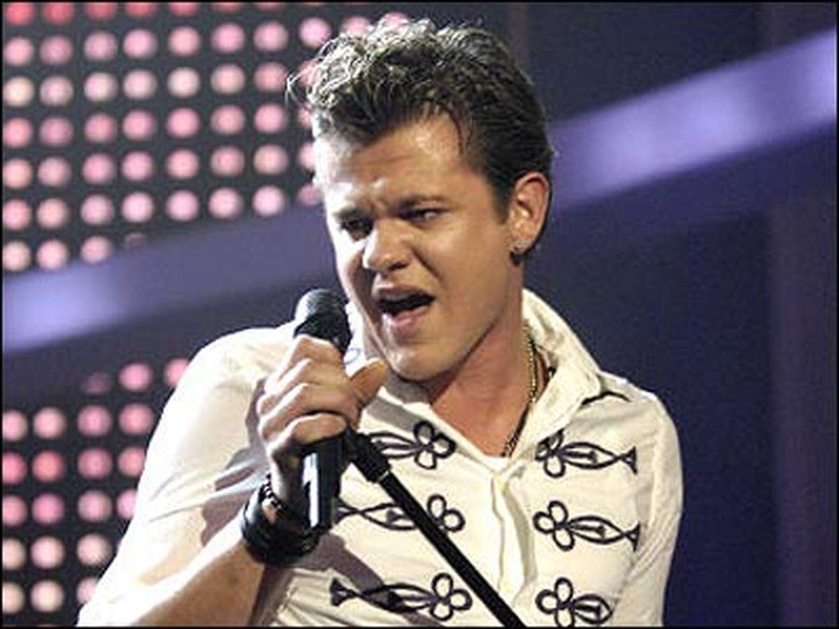 Der dritte Platz in der dritten Staffel: Gernot Pachernigg schaffte mit seiner Debütsingle "Neue Helden" Ende März 2007 auf Anhieb den Sprung in die Top 20. Für die ORF-Show das Match wagte er sich auch auf den Rasen. Am 27. Juni 2008 erschien sein Debütalbum "Es warat an der Zeit". Die beste Chartpositionierung war die 55. Für "Wahre Helden" wurde Gernot Pachernigg 2008 für einen Amadeus Austrian Music Award nominiert.
