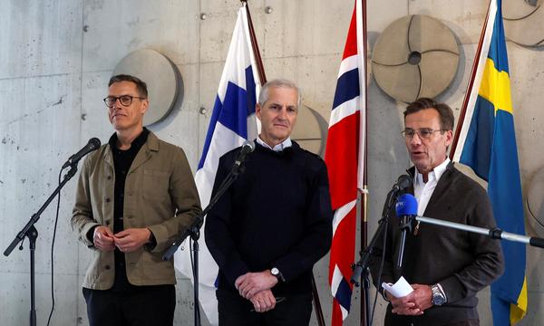 Finnlands Präsident Alexander Stubb, der norwegische Premier Jonas Gahr Store and der schwedische Premier Ulf Kristersson.