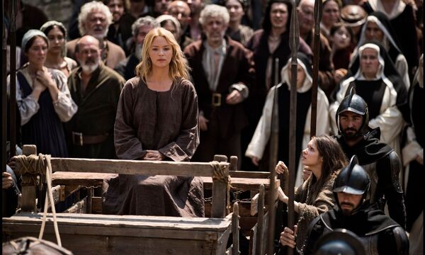 Die Nonne Benedetta (1590–1661), in Paul Verhoevens gleichnamigem Film gespielt von Virginie Efira, forderte die Kirche mit ihrer Sexualität heraus. 