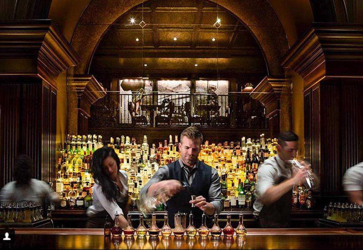 Zum dritten Mal in Folge findet sich diese Bar in den Top 10 der The World's 50 Best Bars. "Was NoMad von anderen Hotelbars abhebt ist die frische Interpretation von Klassikern, die von den New Yorker Tavernen inspiriert sind."