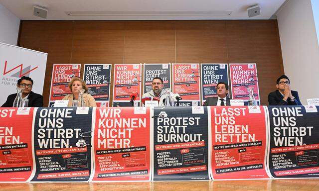 Die Wiener Ärztekammer präsentierte am Dienstag die Plakate, mit denen der Protestmarsch der Spitalsärzte Anfang Dezember angekündigt werden soll.