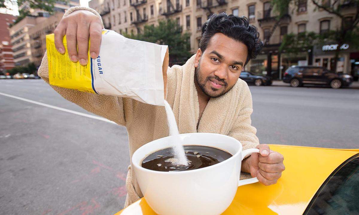 Seine tägliche Portion Koffein (und Zucker) gönnt Nazmul sich im November.