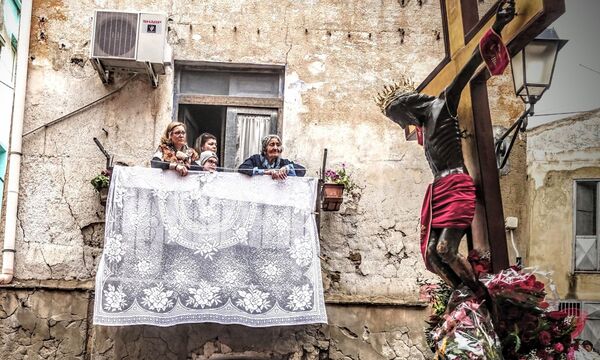 Die Dorfbewohner von Siculiana verehren „ihren“ schwarzen Jesus am Kreuz abgöttisch.