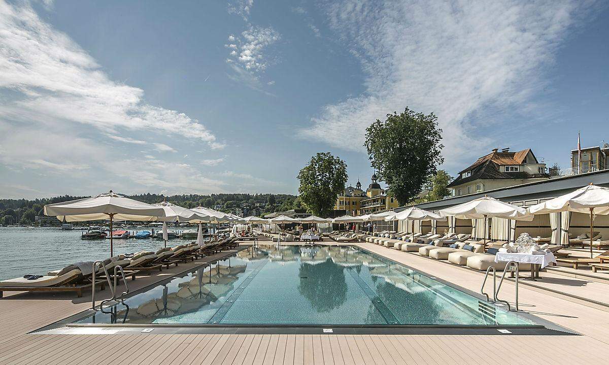 Ein Plätzchen am Wasser ist jetzt Goldes wert: Etwa in einem der gerade fertiggestellten Apartments auf dem Areal von Schloss Velden.(c) Falkensteiner Hotels &amp; Residences