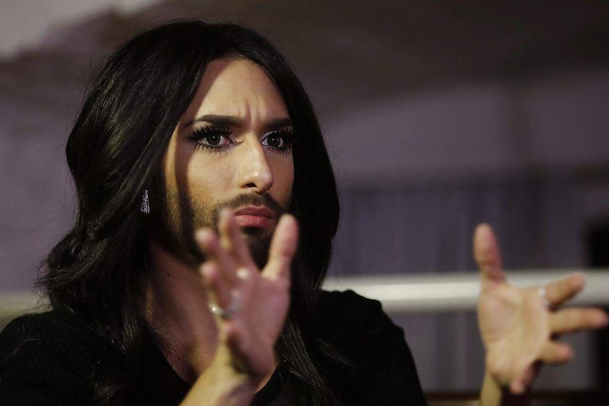 "Du warst ein großartiger Künstler - Merci!", schrieb Conchita Wurst, die erste heimische Song-Contest-Siegerin seit dem Triumph von Udo Jürgens, auf Twitter.