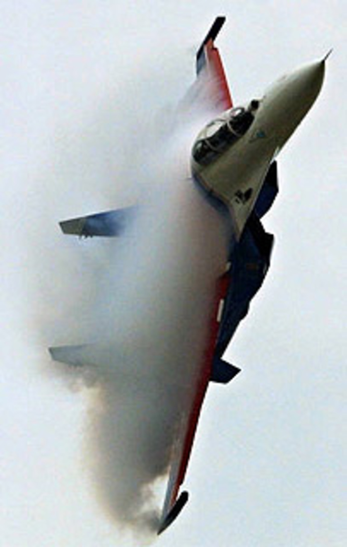 Bislang war Sukhoi für seine Kampfjets bekannt. "Die Russen sind sehr gut bei militärischen Flugzeugen, aber bei Verkehrsflugzeugen sind sie weit abgeschlagen", sagt Marc Ventre, Manager beim französischen Unternehmen Safran, dessen Tochter zusammen mit der russischen NPO Saturn die Antriebe für den Superjet baut.