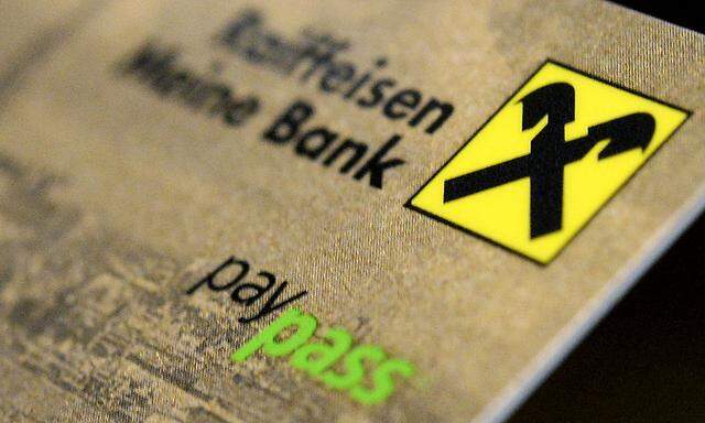 THEMENBILD: BANKOMATKARTE MIT NFC-FUNKTION (NEAR FIELD COMMUNICATION) / PAYPASS