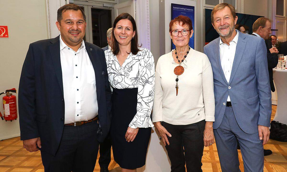 Top-Unternehmerpaare aus Markt Allhau (v.l): Daniel und Andrea Pfeiffer von Alu-Pfeiffer sowie Maria und Alfred Fuchs von Polychem.