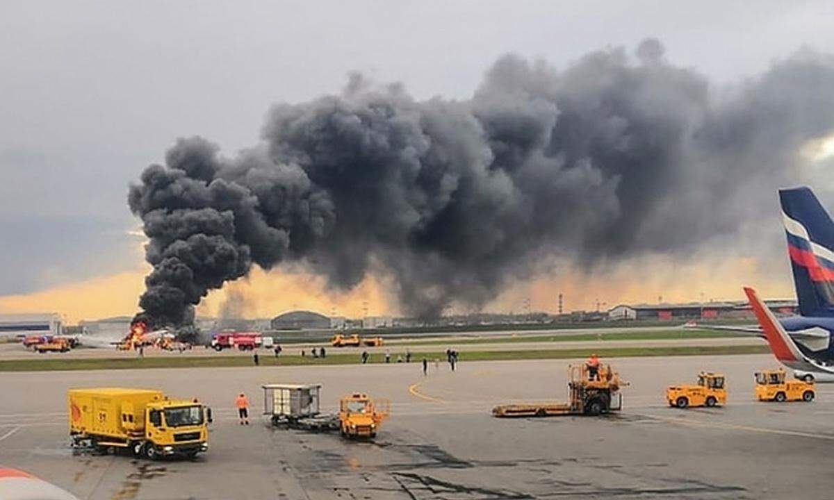 Antwort auf die Frage der Ursache könnten die Flugschreiber geben, die gesicher werden konnten.